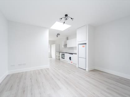 1 Bed Bungalow, Beaconsfield Close, N11