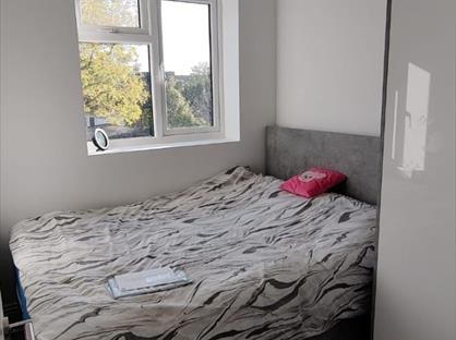 Room in a Shared House, Foresters Drive, SM6