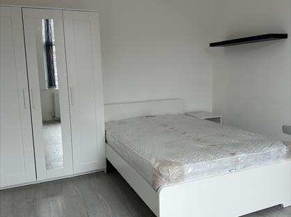 Studio Flat, Runswick Avenue, LS11