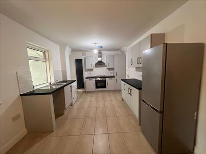 3 Bed Terraced House, Millfield Avenue, E17