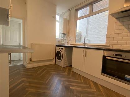 1 Bed Flat, Brunswick Place, ST1