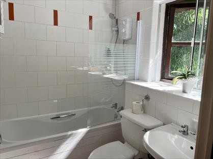 2 Bed Flat, Osprey Close, WD25