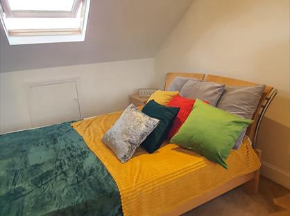 Room in a Shared Flat, Selsdon Road, E11