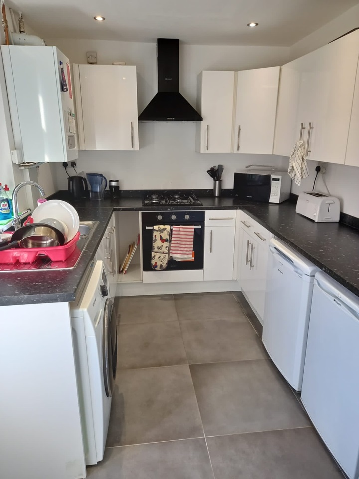 Additional image 3 of Room in a Shared House, Clifford Avenue, NG9, N1 7GU