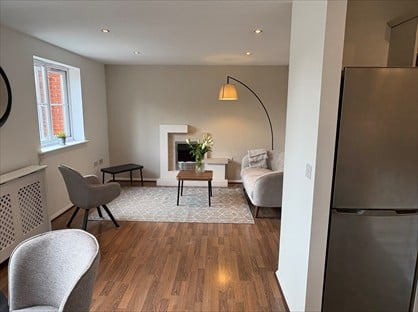 2 Bed Flat, Stanley Road, M45