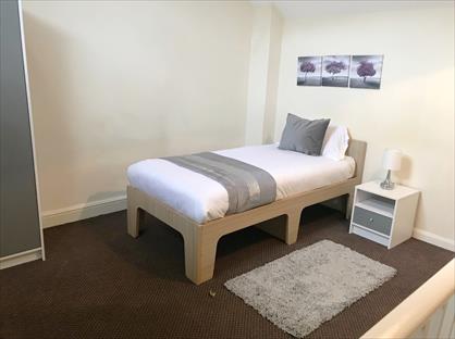 Room in a Shared House, Main Street, NG20