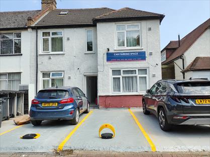 Studio Flat, Lampton Road, TW3