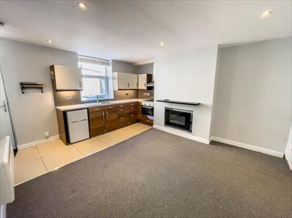 1 Bed Terraced House, Farholme Lane, OL13