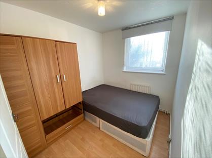 Room in a Shared Flat, Wolsey Court, SW11