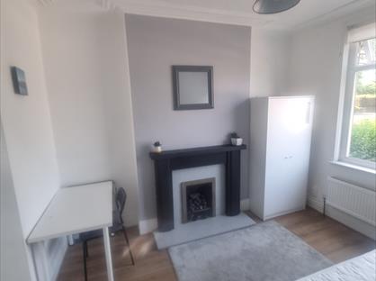 Room in a Shared House, Alverthorpe Road, WF2
