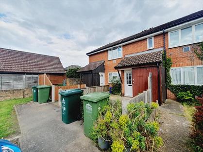 3 Bed Flat, Westland Close, TW19