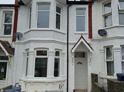 4 Bed Terraced House, Montagu Road, NW4