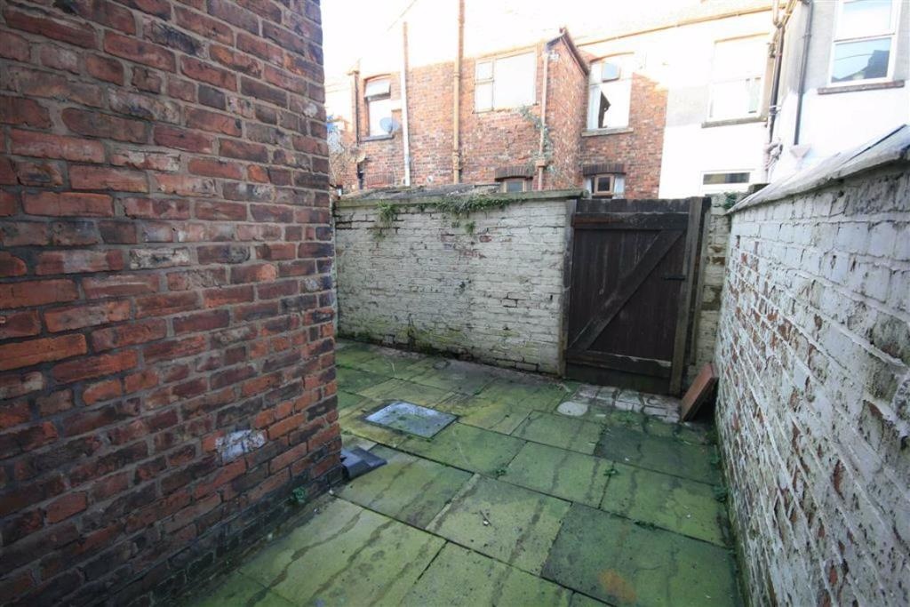Droylsden, Manchester 2 Bed Terraced House, St. Andrews Avenue, M43