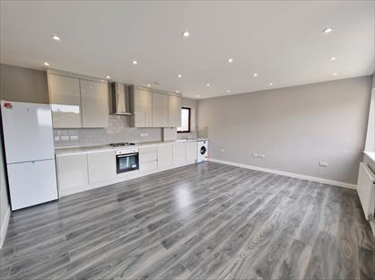 3 Bed Maisonette, Hermit Road, E16