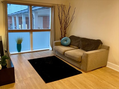 1 Bed Flat, Church Street, KT17