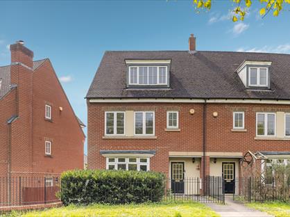 4 Bed Terraced House, Chandos Court, HA7