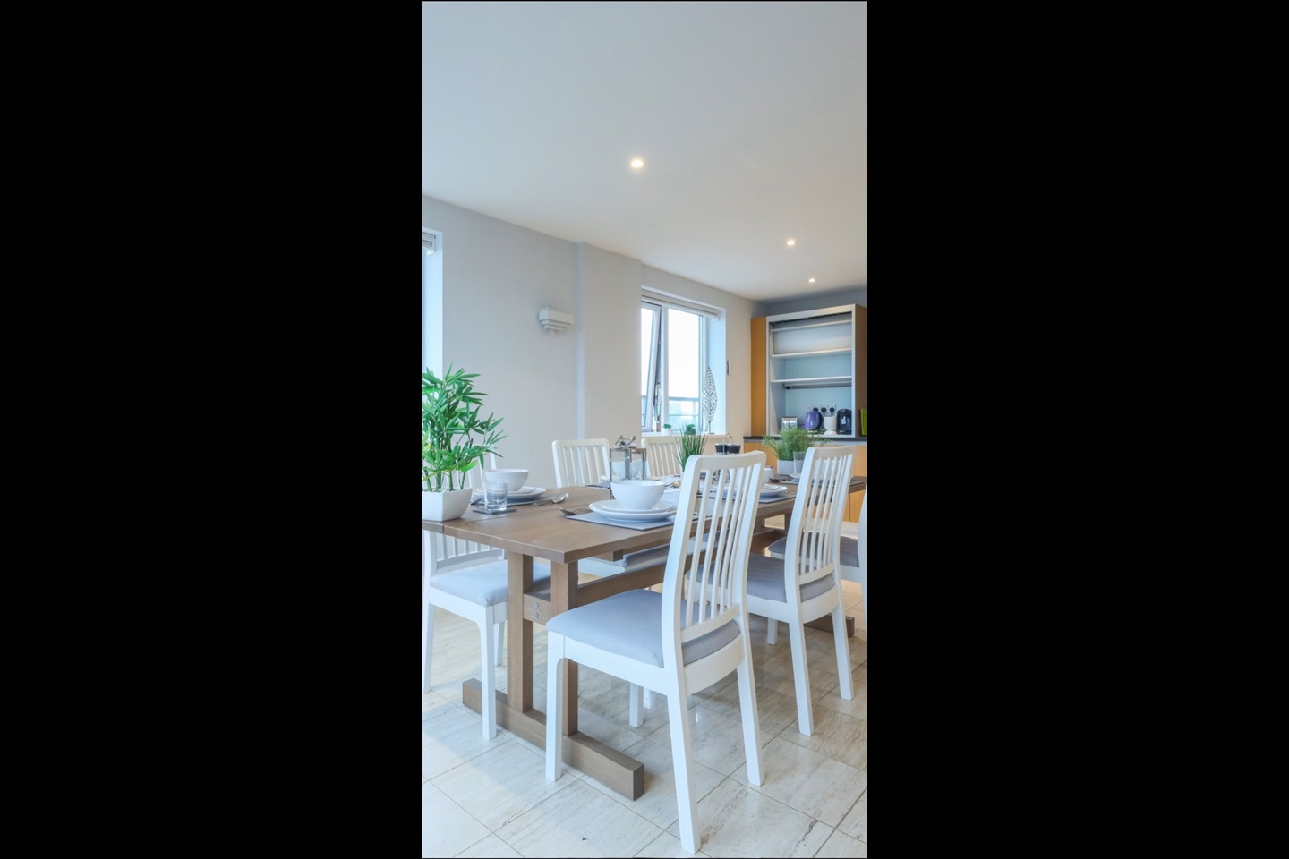 2 Bed Penthouse, Hills Road, CB2 photo 2