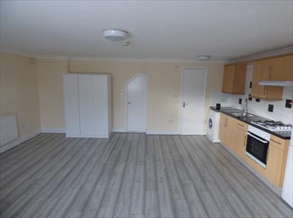 Studio Flat, Lynn Road, E11