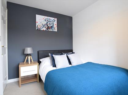 Room in a Shared House, Rolls Avenue, CW1