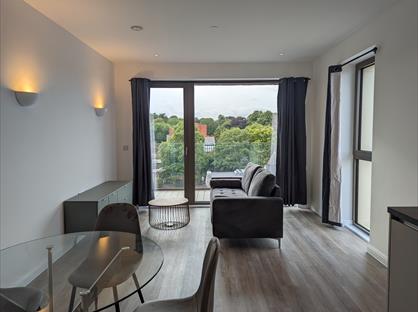 2 Bed Flat, Valiant House, WA14