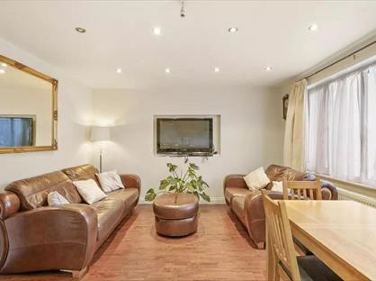 5 Bed Terraced House, North Circular Road, NW2