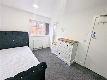 Room in a Shared House, Camden Street, B18