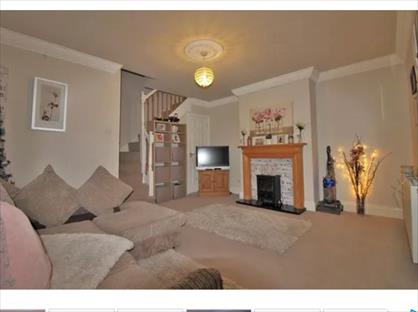 2 Bed Terraced House, Laburnum Grove, PO29