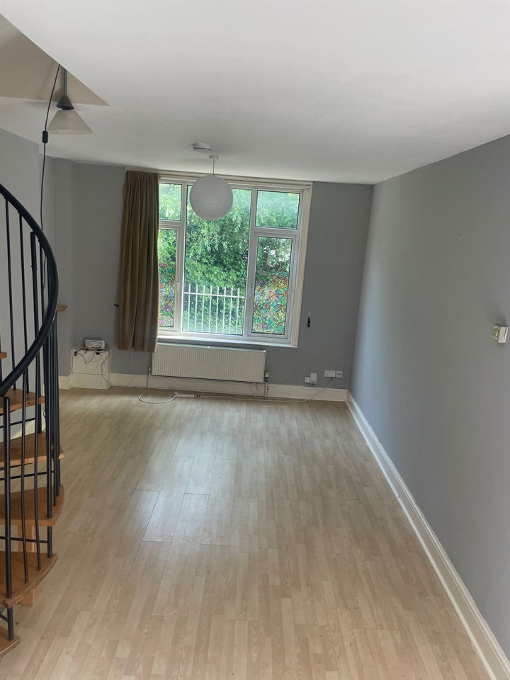 2 Bed Maisonette, Gloucester Rd North, BS7 photo 2