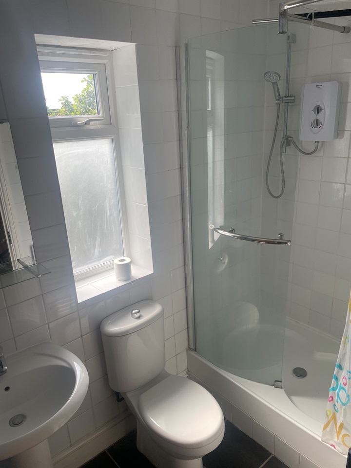 2 Bed Maisonette, Gloucester Rd North, BS7 photo 3