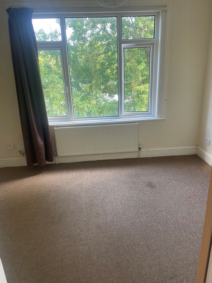 2 Bed Maisonette, Gloucester Rd North, BS7 photo 4