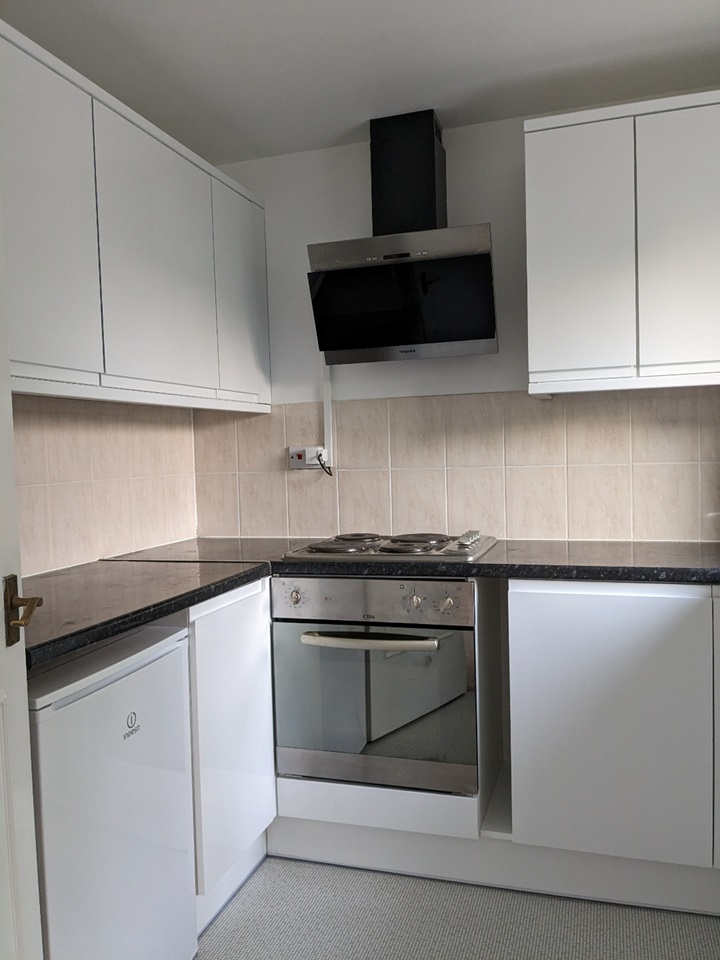 Romford Studio Flat, Blacksmiths Close, RM6 To Rent Now for £990.00 p/m