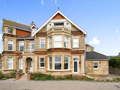 3 Bed Flat, Massandra Court, DT4