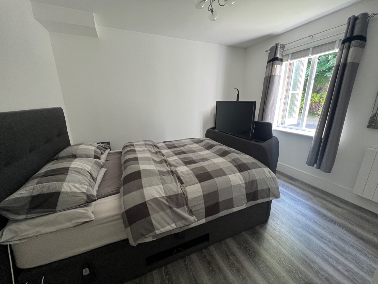 Gravesend 2 Bed Flat, Covesfield, DA11 To Rent Now for £1,400.00 p/m