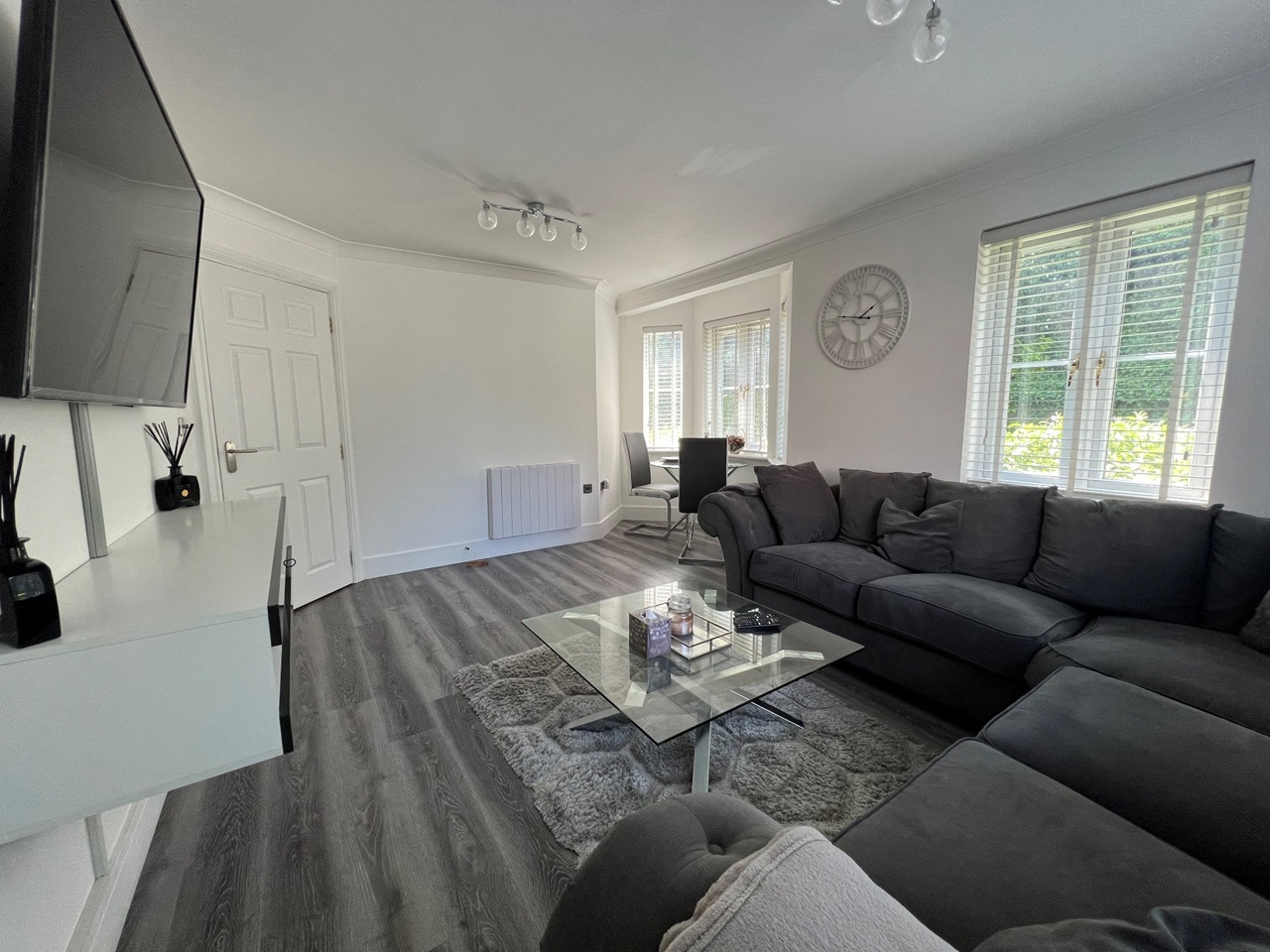 Gravesend 2 Bed Flat, Covesfield, DA11 To Rent Now for £1,400.00 p/m