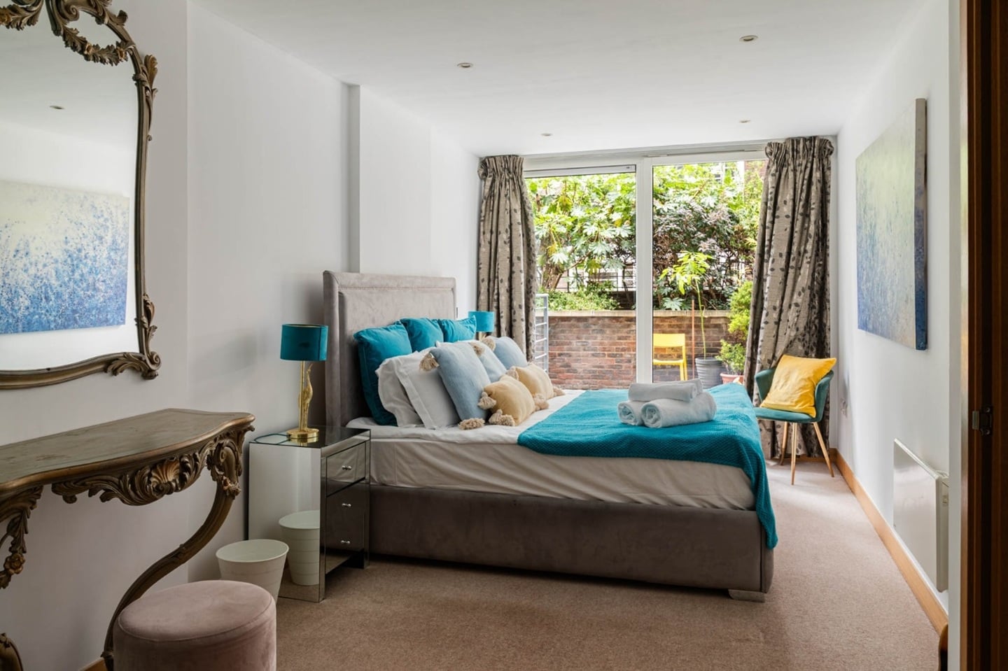 4 Bed Flat, Page St, SW1P photo 2