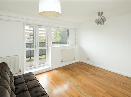 2 Bed Flat, Neville Close, SE15