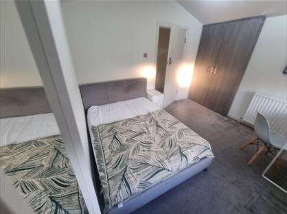 Room in a Shared House, Wesley Street, WF10