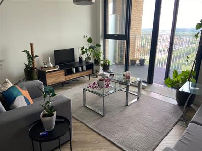 1 Bed Flat, Lakeside Drive, NW10