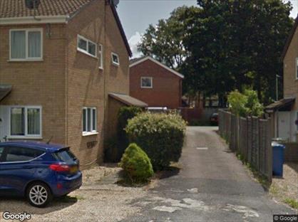 1 Bed Semi-Detached House, Harvard Road, GU47