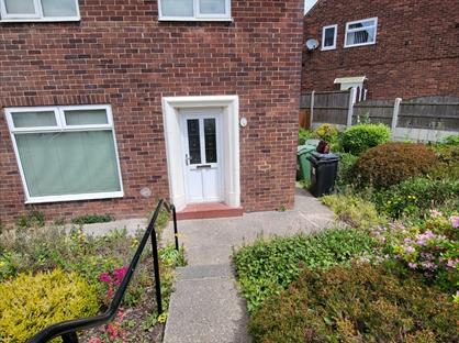 2 Bed Semi-Detached House, Town Street, LS10