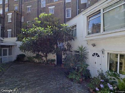 Studio Flat, Westbourne Crescent, W2