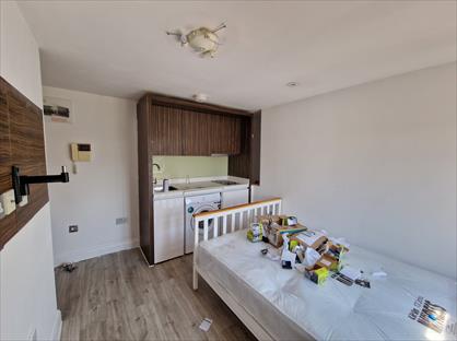 Studio Flat, The Vale, W3