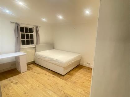 5 Bed Flat, Lillie Road, SW6