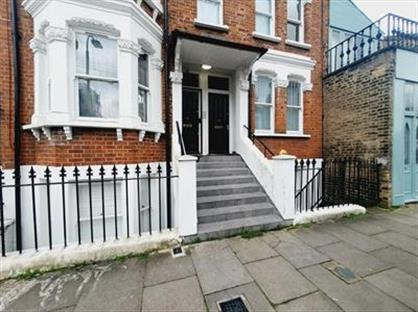 2 Bed Terraced House, Shorrolds Road, SW6