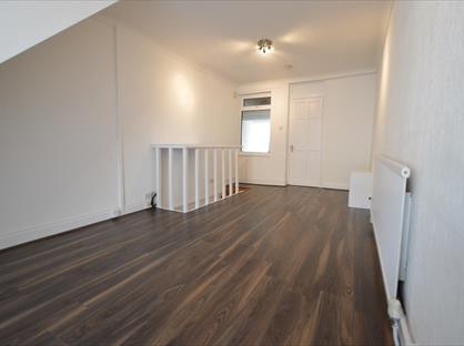 1 Bed Flat, Queens Road, WD17