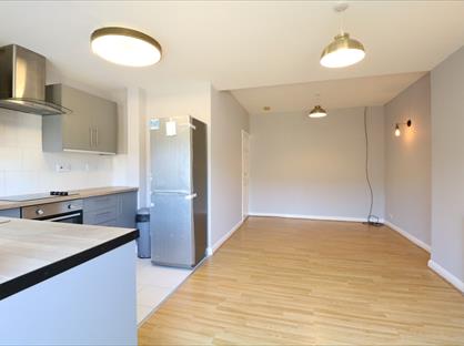 4 Bed Semi-Detached House, Heathstan Road, W12