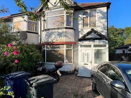 Room in a Shared Flat, Brentmead Gardens, NW10