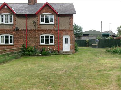 3 Bed Semi-Detached House, Beck Cottage North, LN7