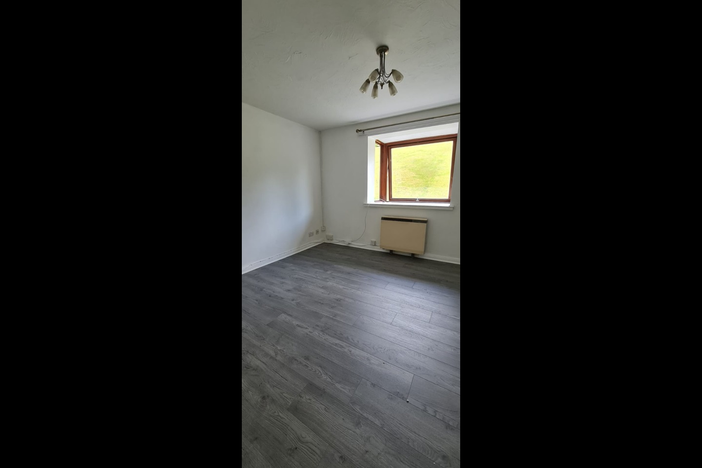 Reading - 2 Bed Flat, Tippett Rise, RG2 - To Rent Now for £1,350.00 p/m