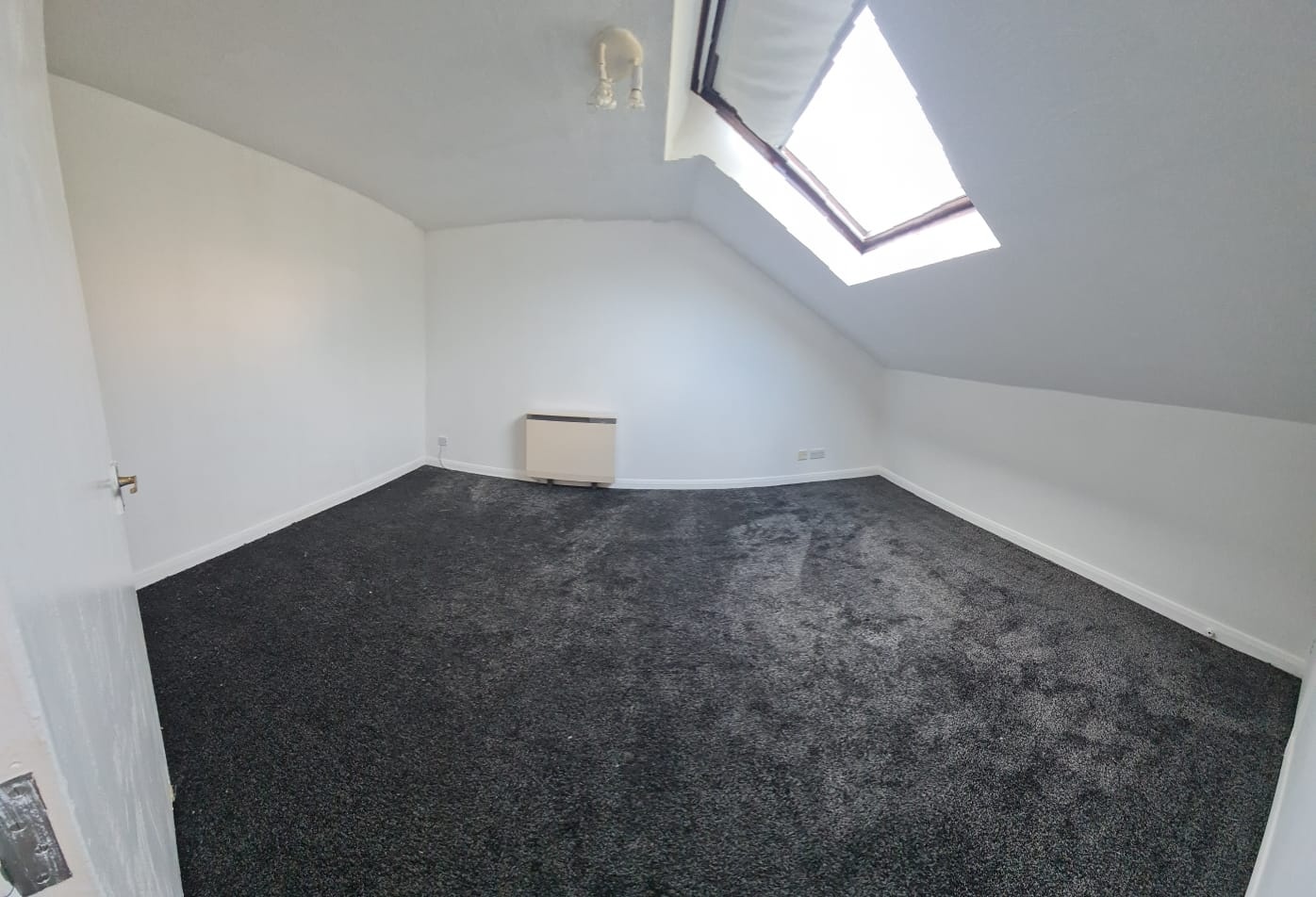 Reading - 2 Bed Flat, Tippett Rise, RG2 - To Rent Now for £1,350.00 p/m